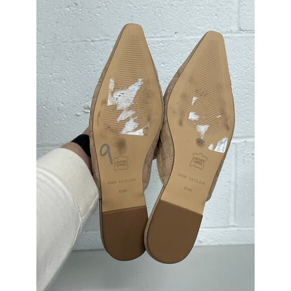 Ann Taylor Size 8.5M Beige Quilted Suede Slip On Flat Pointed Toe Mule Slides - Picture 7 of 8
